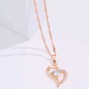 18k Gold Plated Heart & Faux Diamond Necklace in Rose Gold